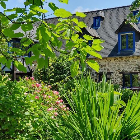 Maison En Pierre Dans Son Nid De Verdure Roz-Landrieux Bagian luar foto