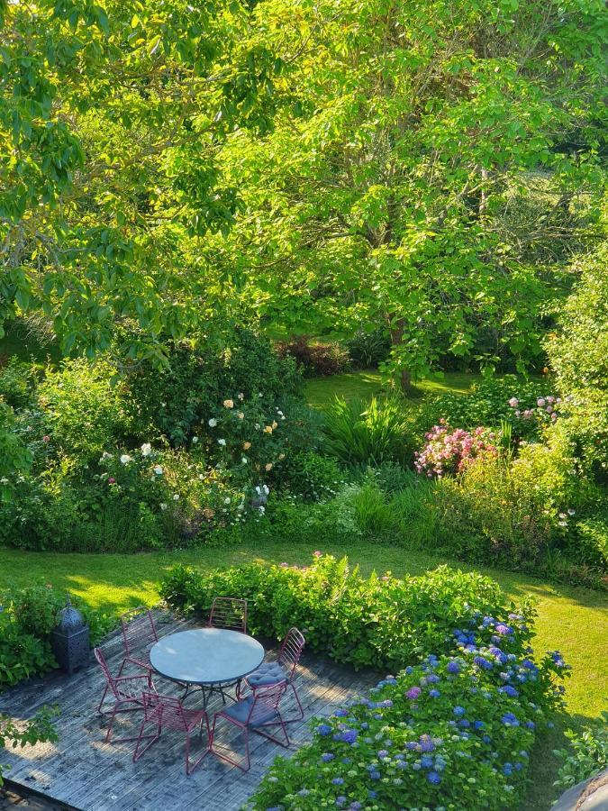 Maison En Pierre Dans Son Nid De Verdure Roz-Landrieux Bagian luar foto
